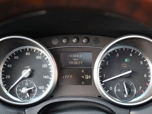 Used 2011 Mercedes-Benz GL 450 4MATIC image 39