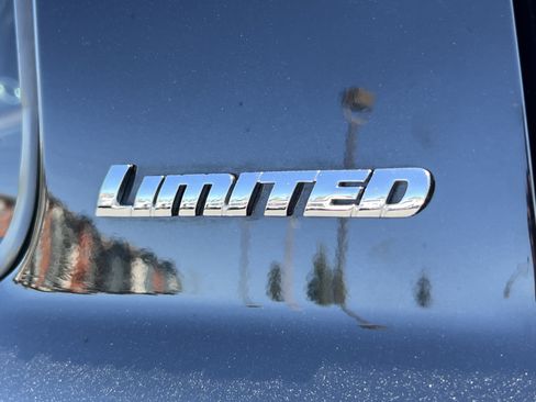 Used 2019 Toyota Tundra Limited w/ Limited Premium Package AWD/4WD image 10