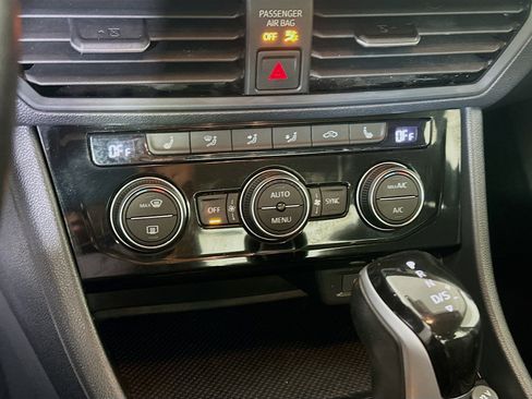 Used 2024 Volkswagen Jetta SE image 23