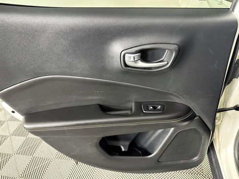 Used 2018 Jeep Compass Latitude w/ Popular Equipment Group image 25