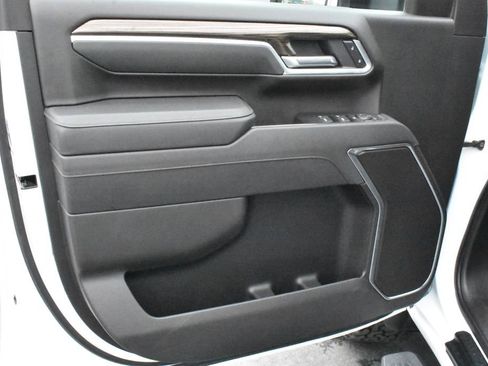 Certified 2025 Chevrolet Silverado 2500 LT w/ Convenience Package image 11