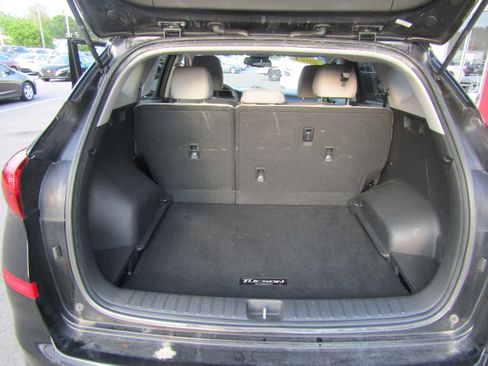 Used 2021 Hyundai Tucson Value FWD image 23