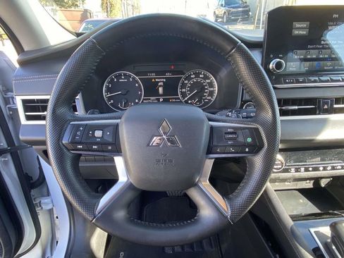 Used 2024 Mitsubishi Outlander SE image 25