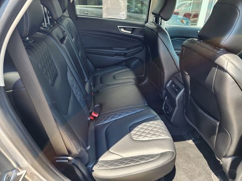 Used 2024 Ford Edge Titanium image 17