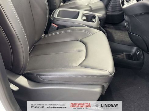 New 2026 Chrysler Pacifica Select image 11