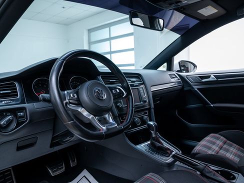Used 2017 Volkswagen GTI S FWD image 18