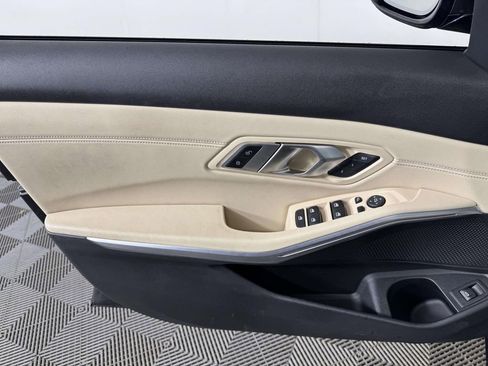 Used 2020 BMW 330i xDrive Sedan w/ Driving Assistance Package image 17