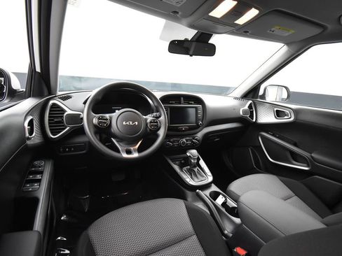 Used 2024 Kia Soul LX image 11