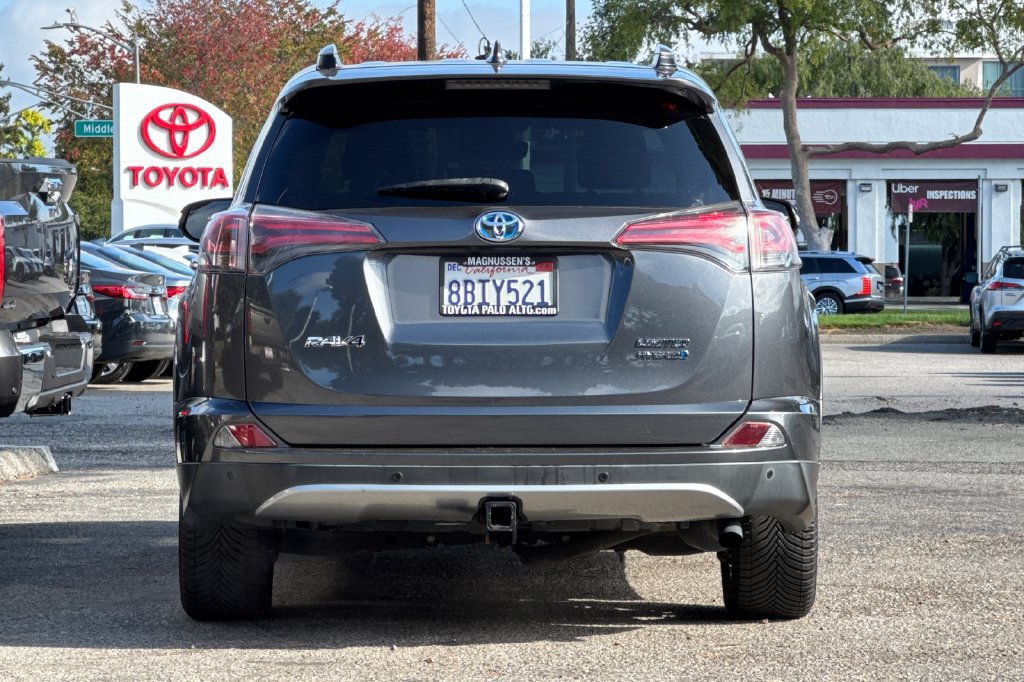 Used 2018 Toyota RAV4 Limited w/ Advanced Technology Package AWD/4WD image 4