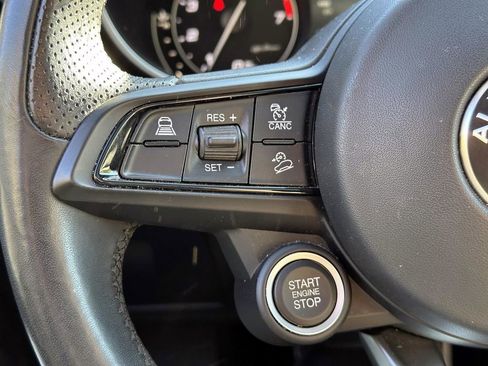 Used 2022 Alfa Romeo Stelvio Ti image 23