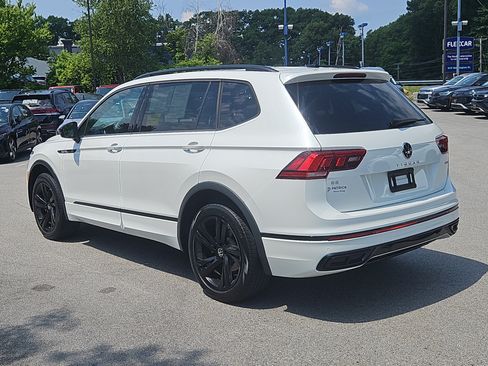 Certified 2024 Volkswagen Tiguan SE R-Line AWD/4WD image 27