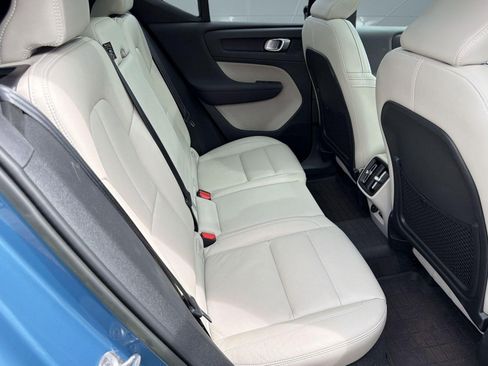 Used 2023 Volvo XC40 B5 Plus w/ Climate Package image 29