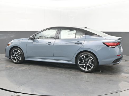 New 2025 Nissan Sentra SR image 5