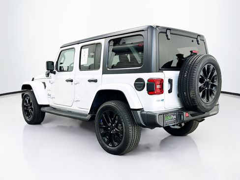 Used 2023 Jeep Wrangler Unlimited Sahara w/ Cold Weather Group AWD/4WD image 5