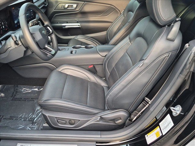 Used 2025 Ford Mustang Premium RWD image 16
