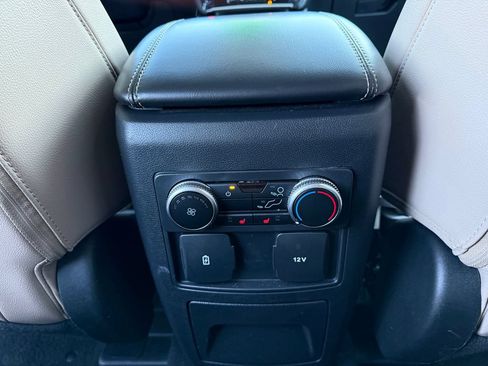 Used 2023 Ford Explorer Limited AWD/4WD image 39