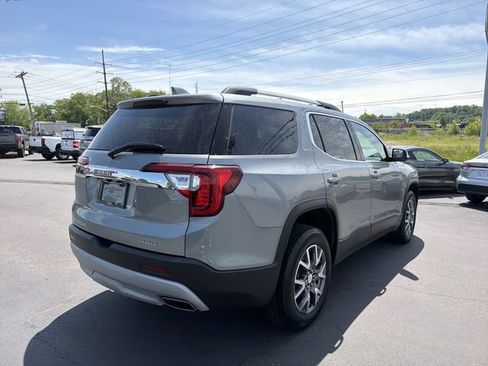 Used 2023 GMC Acadia SLT AWD/4WD image 4