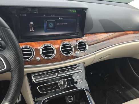 Used 2018 Mercedes-Benz E 300 image 27
