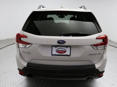 Used 2019 Subaru Forester Premium image 10