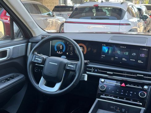 Used 2025 Hyundai Santa Fe SEL image 36