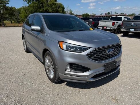 Used 2021 Ford Edge Titanium w/ Equipment Group 301A AWD/4WD image 2