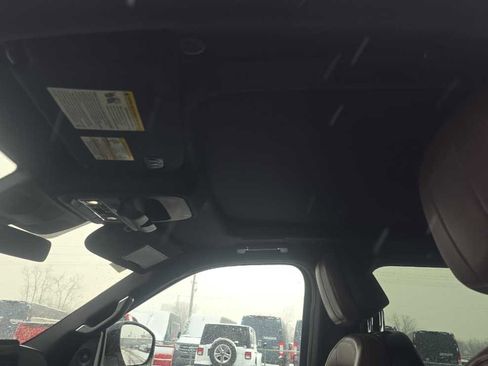 Used 2025 Lincoln Navigator L Reserve image 16