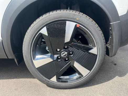 New 2025 Nissan Kicks SR w/ SR Premium Package image 10