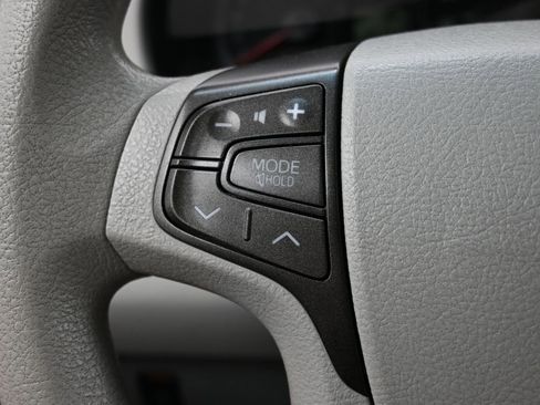 Used 2012 Toyota Sienna LE w/ Towing Pkg FWD image 19