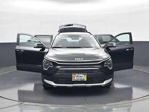 Used 2023 Kia Niro EX FWD image 31