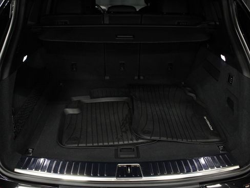 Certified 2024 Porsche Cayenne S AWD/4WD image 17