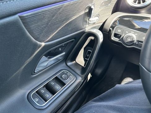 Used 2022 Mercedes-Benz CLA 250 4MATIC image 16
