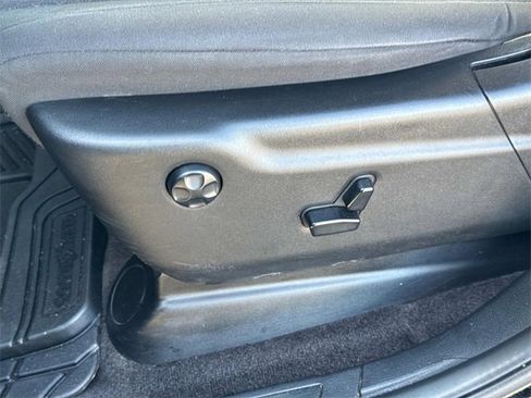 Used 2019 Jeep Grand Cherokee Laredo image 27