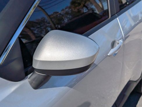 Used 2023 Nissan Rogue SV image 15