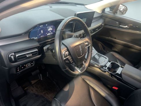 Used 2023 Lincoln Nautilus AWD w/ Premium Package image 4