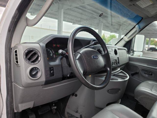 Used 2011 Ford E-450 and Econoline 450 Super Duty RWD image 8