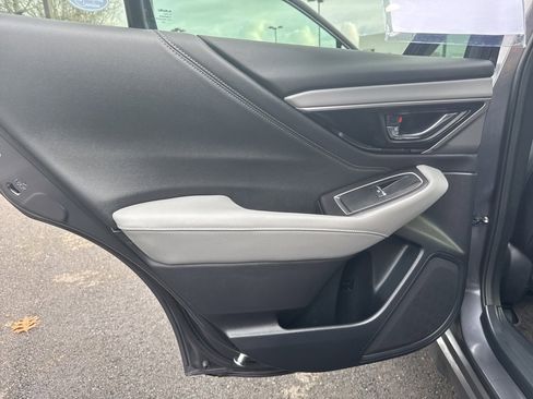 Used 2022 Subaru Outback Limited image 17