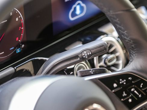 Certified 2025 Mercedes-Benz GLA 250 image 17