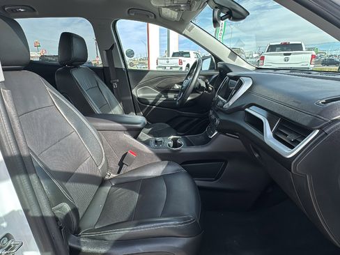 Used 2024 GMC Terrain SLT image 26