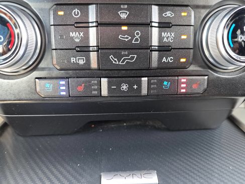 Used 2018 Ford F150 Lariat w/ Equipment Group 502A Luxury AWD/4WD image 16