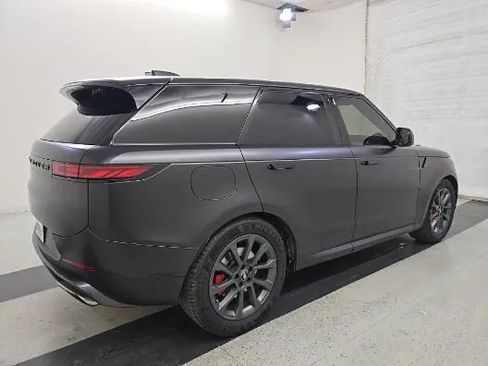 Used 2023 Land Rover Range Rover Sport SE AWD/4WD image 4