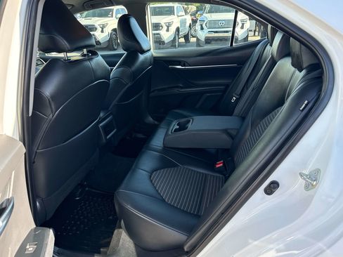 Used 2019 Toyota Camry SE FWD image 13