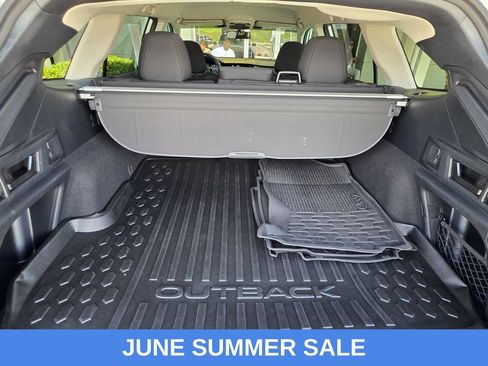 Used 2025 Subaru Outback Premium AWD/4WD image 13