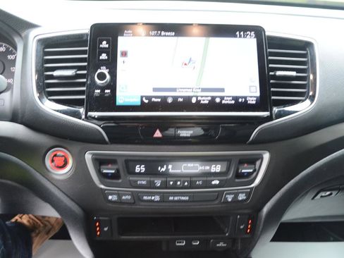 Used 2025 Honda Ridgeline TrailSport image 21