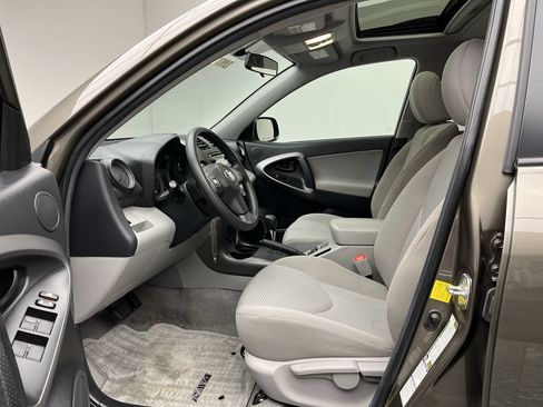 Used 2012 Toyota RAV4 4WD w/ Upgrade Value Pkg image 3