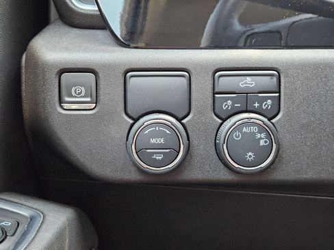 Used 2024 Chevrolet Silverado 1500 LT RWD image 22