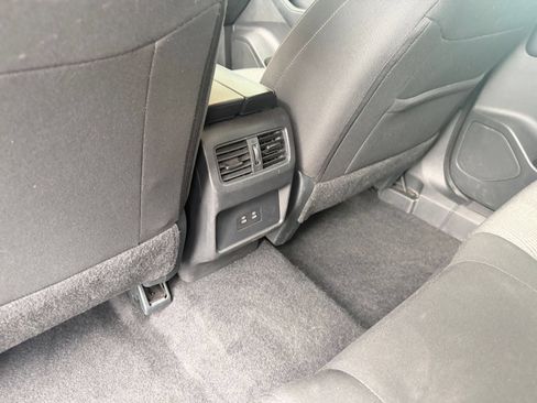 Used 2025 Nissan Rogue SV FWD image 24