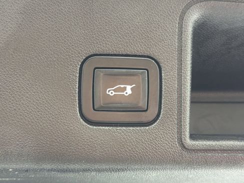 Used 2018 GMC Terrain Denali w/ Advanced Safety Package image 18