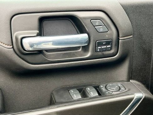 Used 2022 GMC Sierra 2500 AT4 w/ AT4 Premium Plus Package image 9