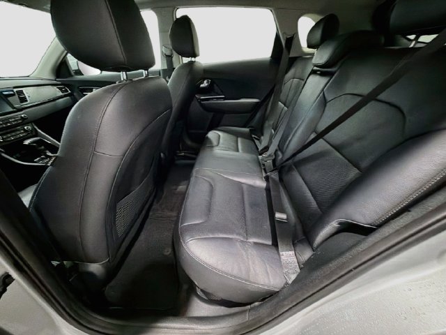 Used 2017 Kia Niro Touring FWD image 23