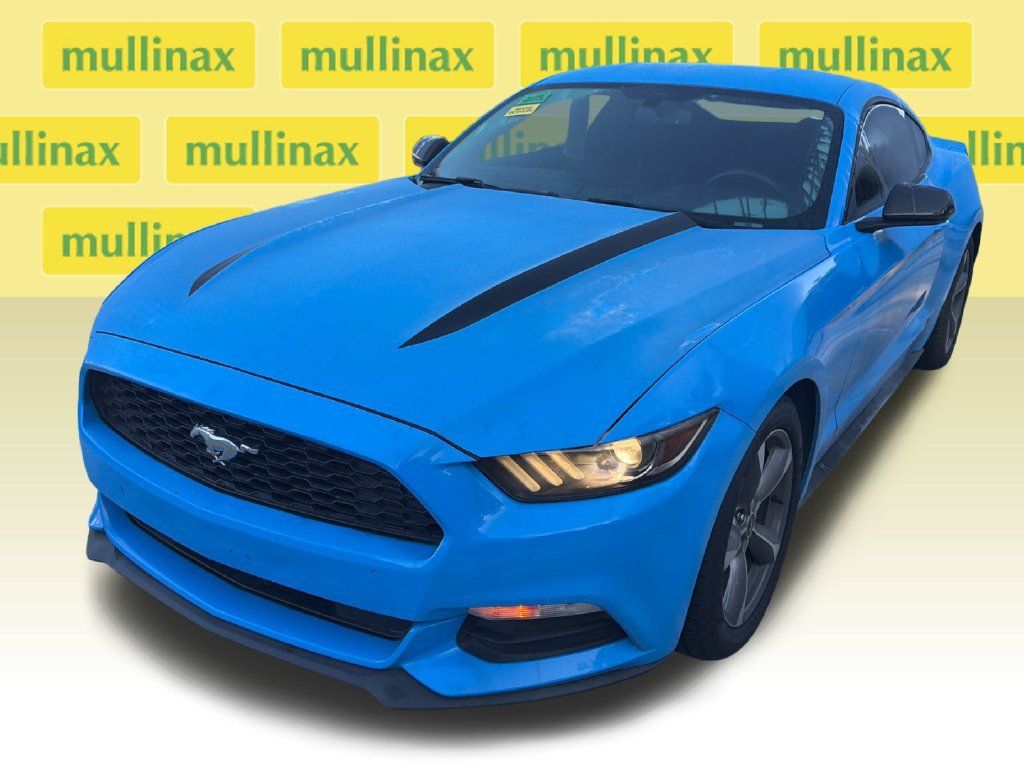 Used 2017 Ford Mustang Coupe RWD image 12